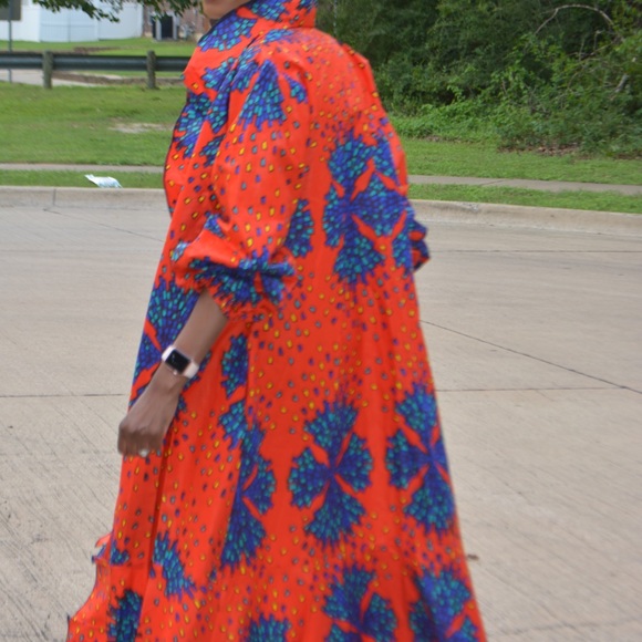 Long vibrant African print duster w/puffy sleeves - Picture 2 of 3